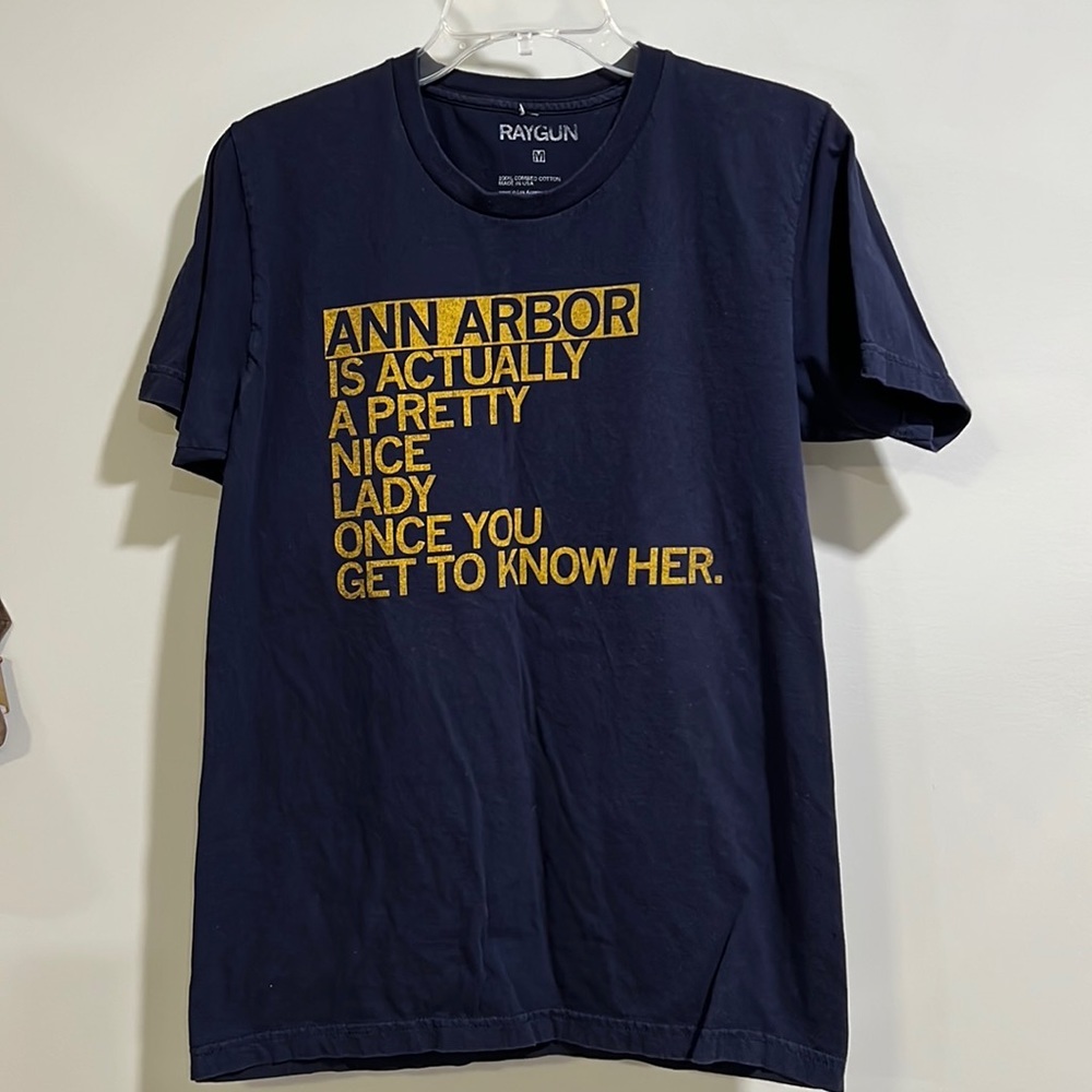Raygun University of Michigan Ann Arbor Navy Short Sleeve Graphic Tee Unisex M